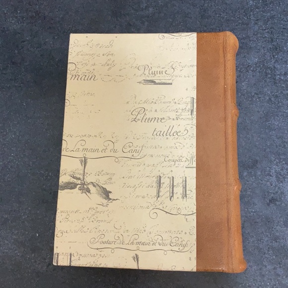 Vintage new and unused genuine leather-bound journal w/blank pages made in Italy - Picture 9 of 10